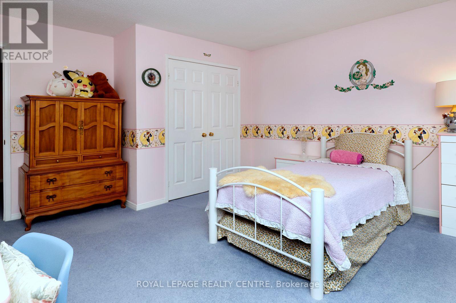 5680 OLDCASTLE CRESCENT - 23