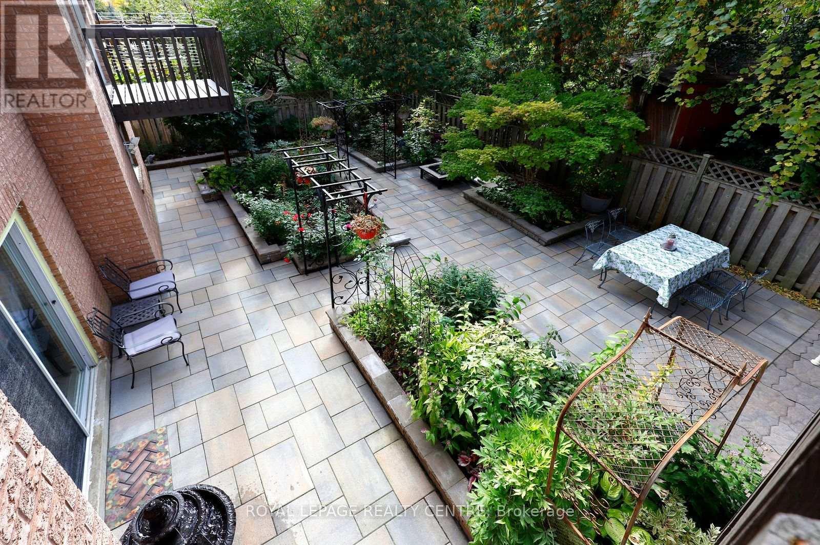 5680 OLDCASTLE CRESCENT - 27