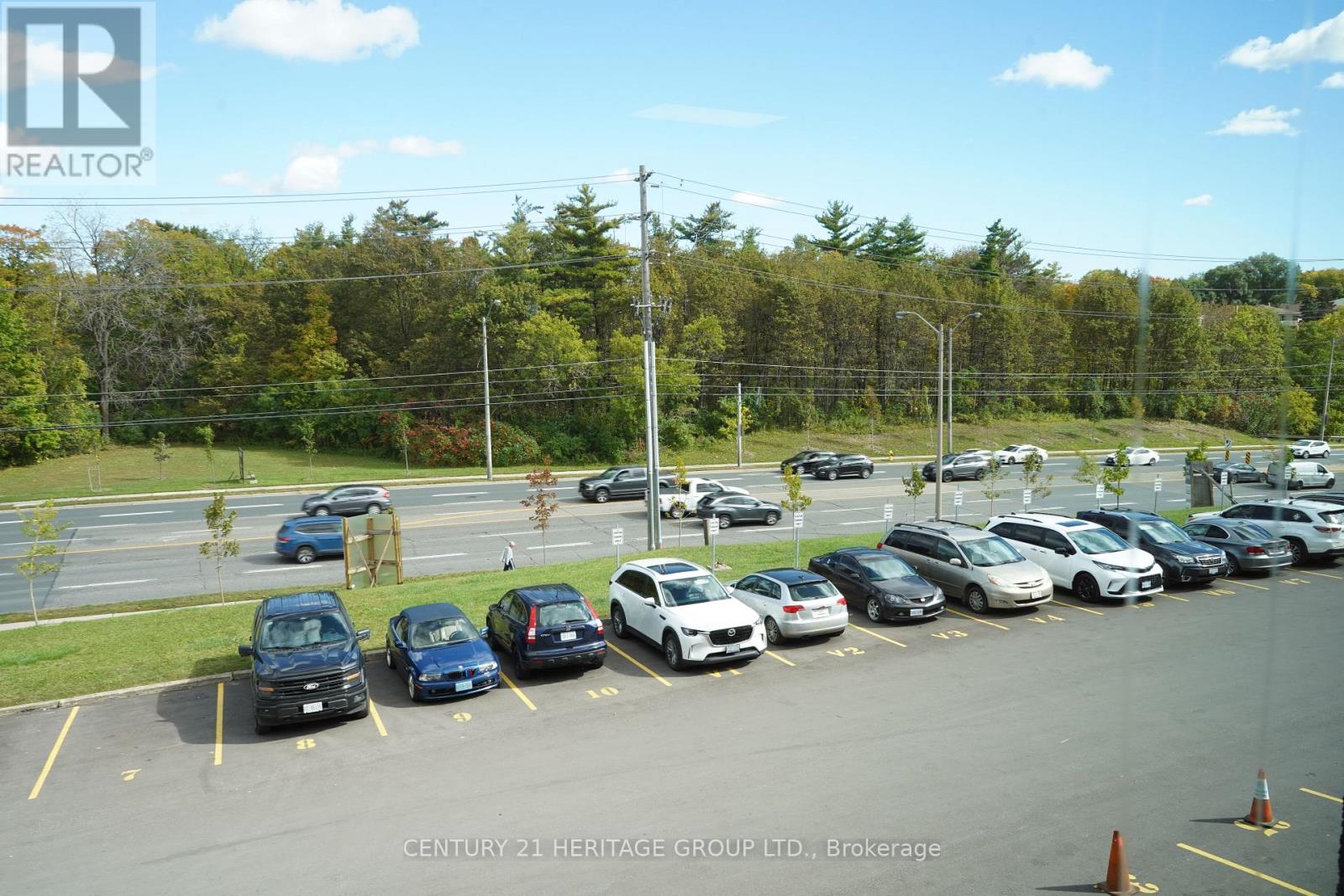 4544 Dufferin Street — photo 20