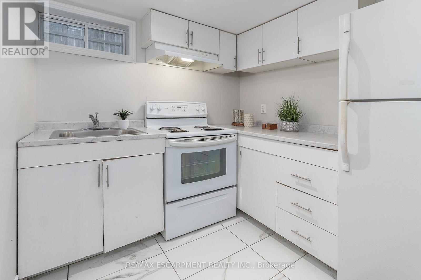 788 UPPER GAGE AVENUE - 15