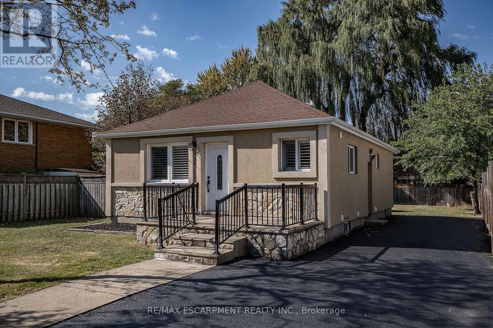 788 Upper Gage Avenue, Hamilton, ON photo 2
