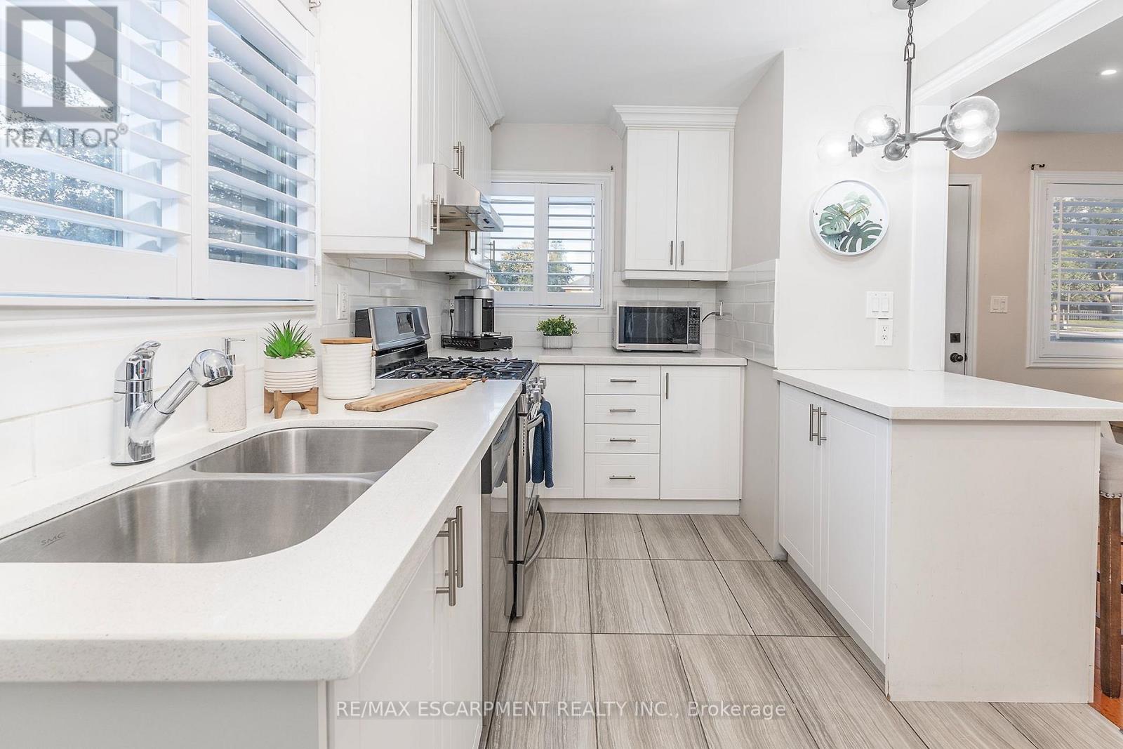 788 UPPER GAGE AVENUE - 7