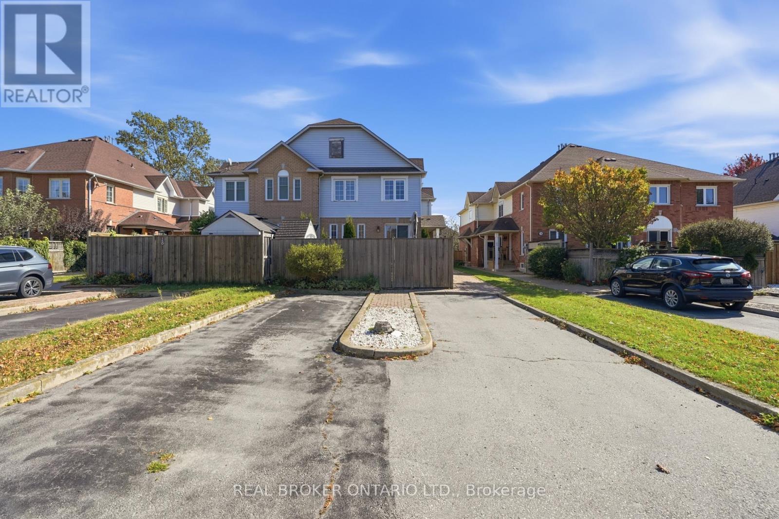 148 Rockhaven Lane, Hamilton, ON photo 2