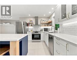 41 Simcoe Court, photo 3