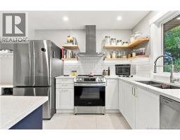 41 Simcoe Court, photo 2