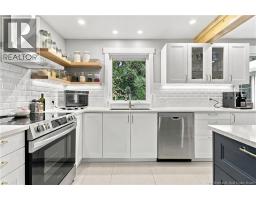 41 Simcoe Court, photo 4