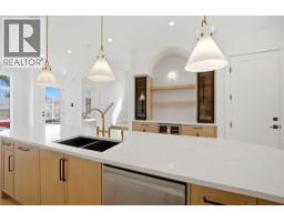 1529 18 Avenue NW - photo 16