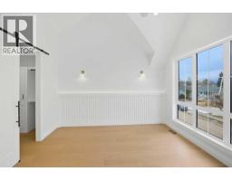 1529 18 Avenue NW - photo 32