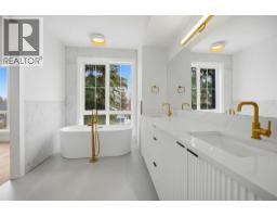 1529 18 Avenue NW - photo 35