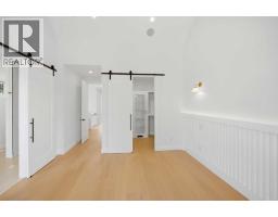 1529 18 Avenue NW - photo 33