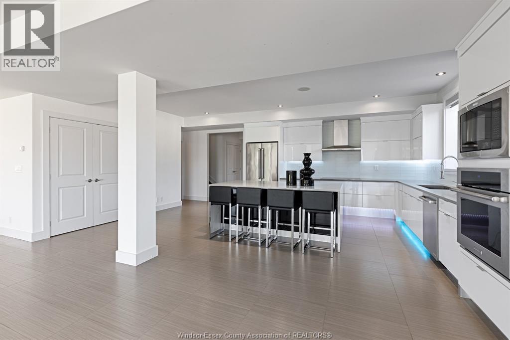 192 ELLISON AVENUE - 32
