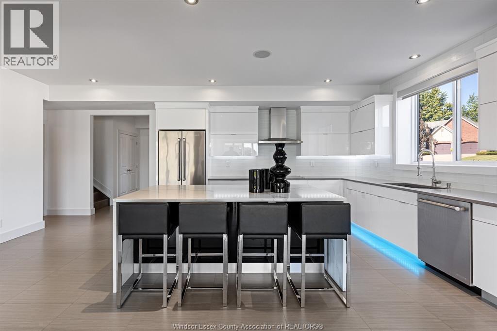 192 ELLISON AVENUE - 33