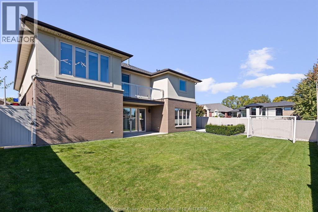 192 ELLISON AVENUE - 41