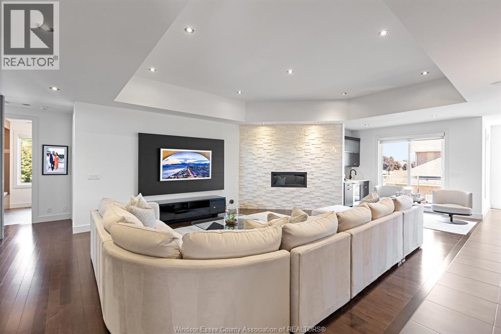192 ELLISON AVENUE - 8