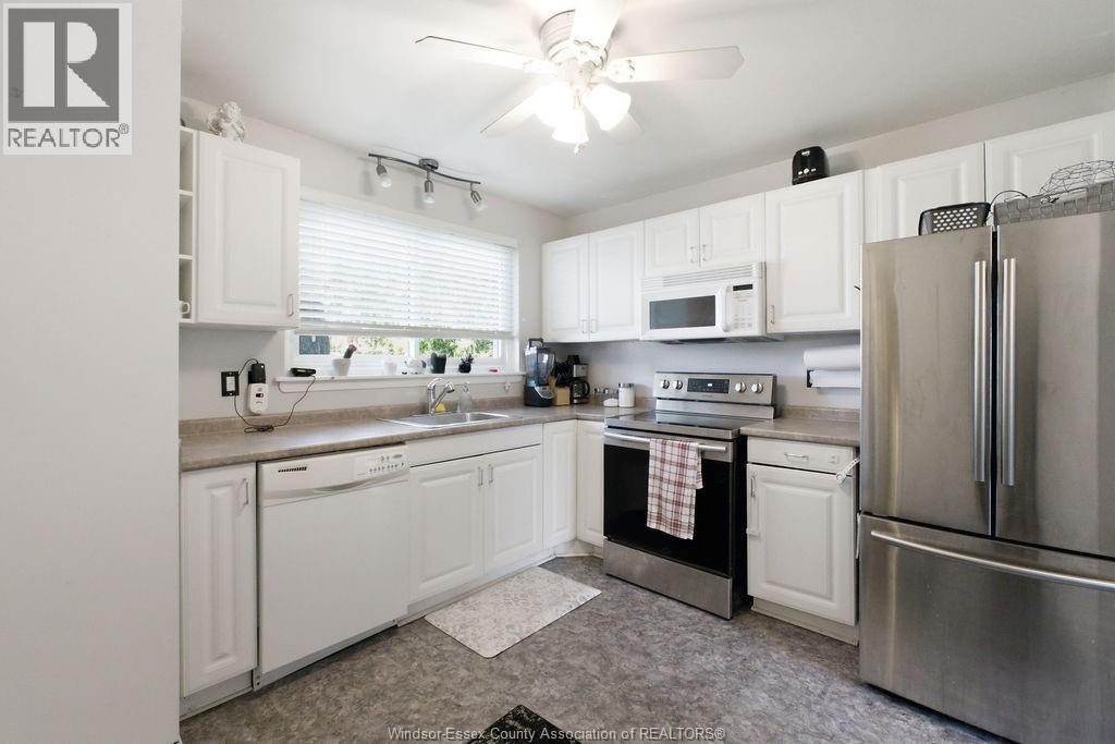 5557 CORONATION AVENUE - 12