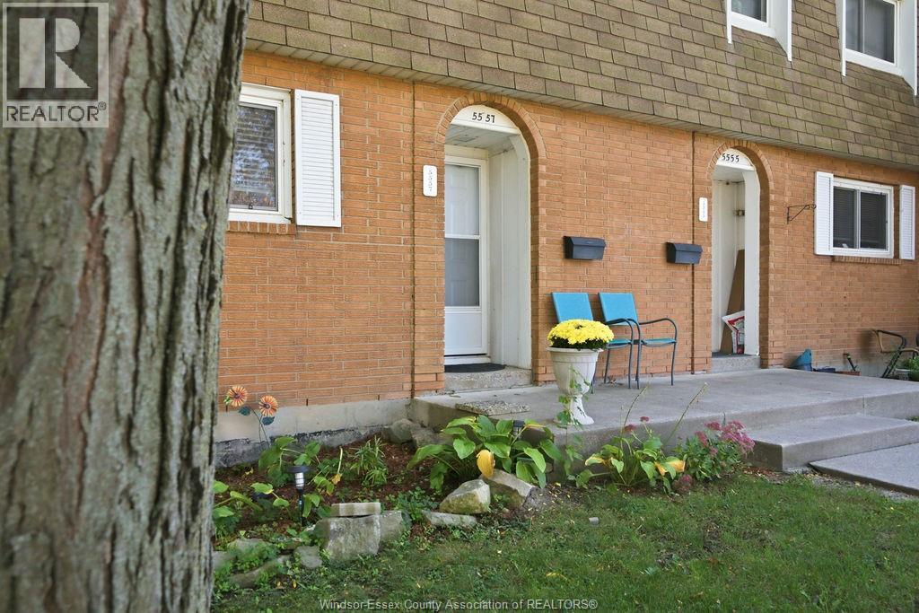 5557 CORONATION AVENUE - 2