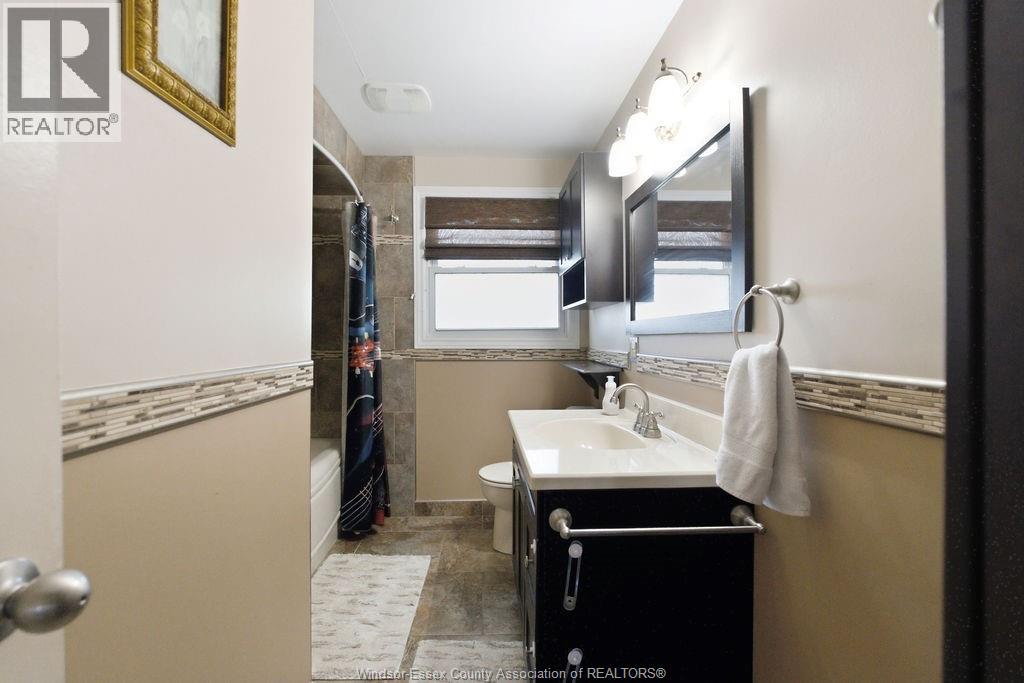 5557 CORONATION AVENUE - 21