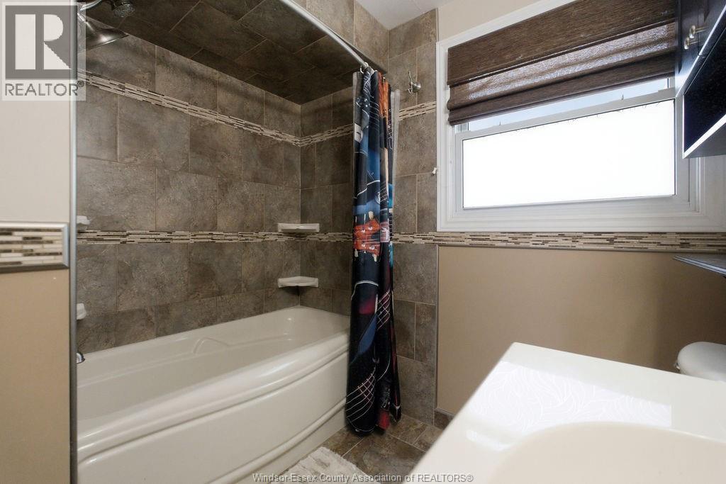 5557 CORONATION AVENUE - Image 22