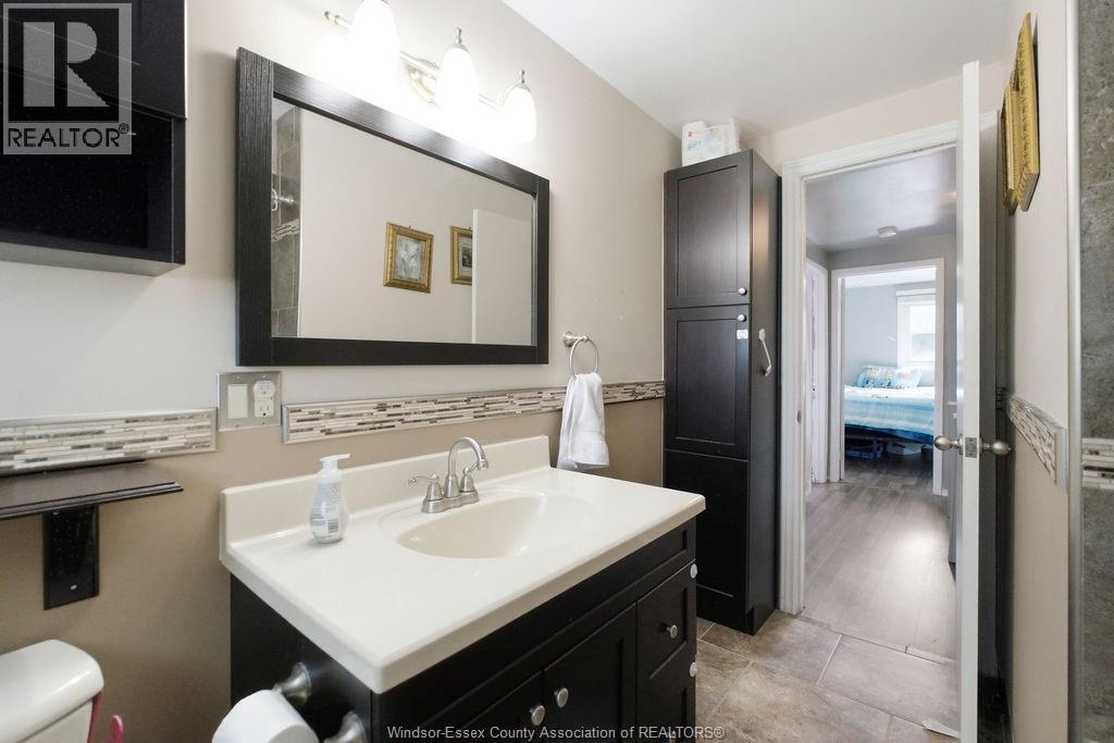 5557 CORONATION AVENUE - Image 23