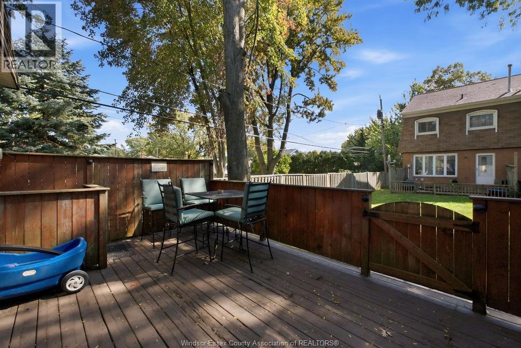 5557 CORONATION AVENUE - 28