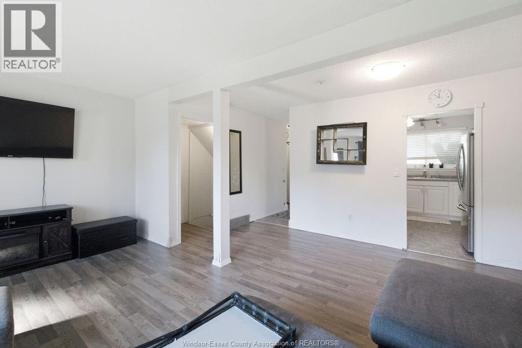 5557 CORONATION AVENUE - Image 9