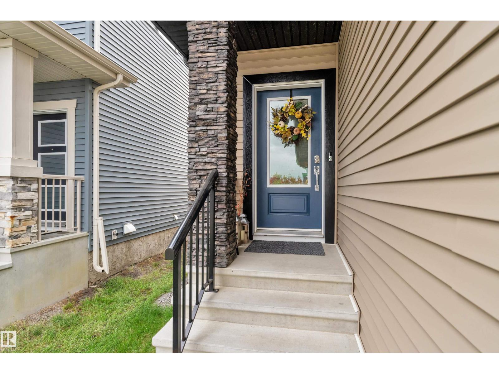 4107 5 Avenue SW, Charlesworth — photo 3 of 30: Property photo