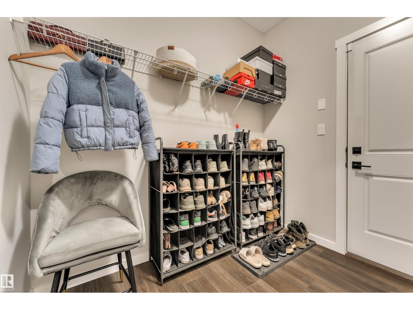 4107 5 Avenue SW, Charlesworth — photo 6 of 30: Property photo