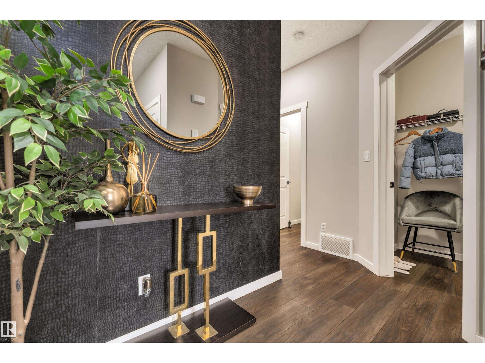 4107 5 Avenue SW, Charlesworth — photo 5 of 30: Property photo
