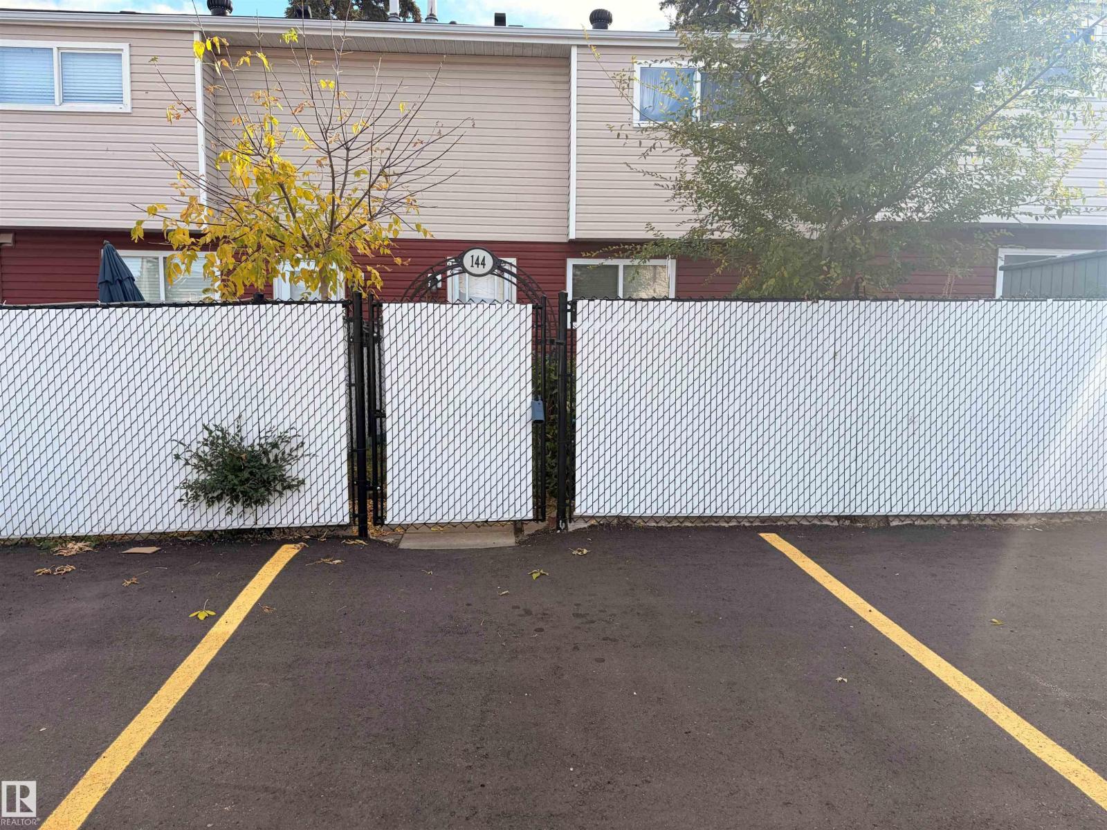 144 HABITAT CR NW - 40