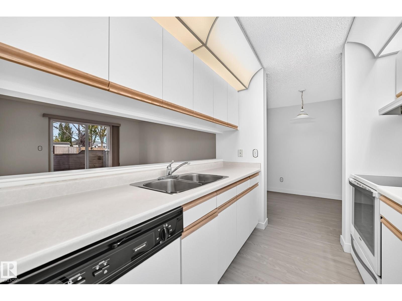 #109 11620 9A AV NW - 6