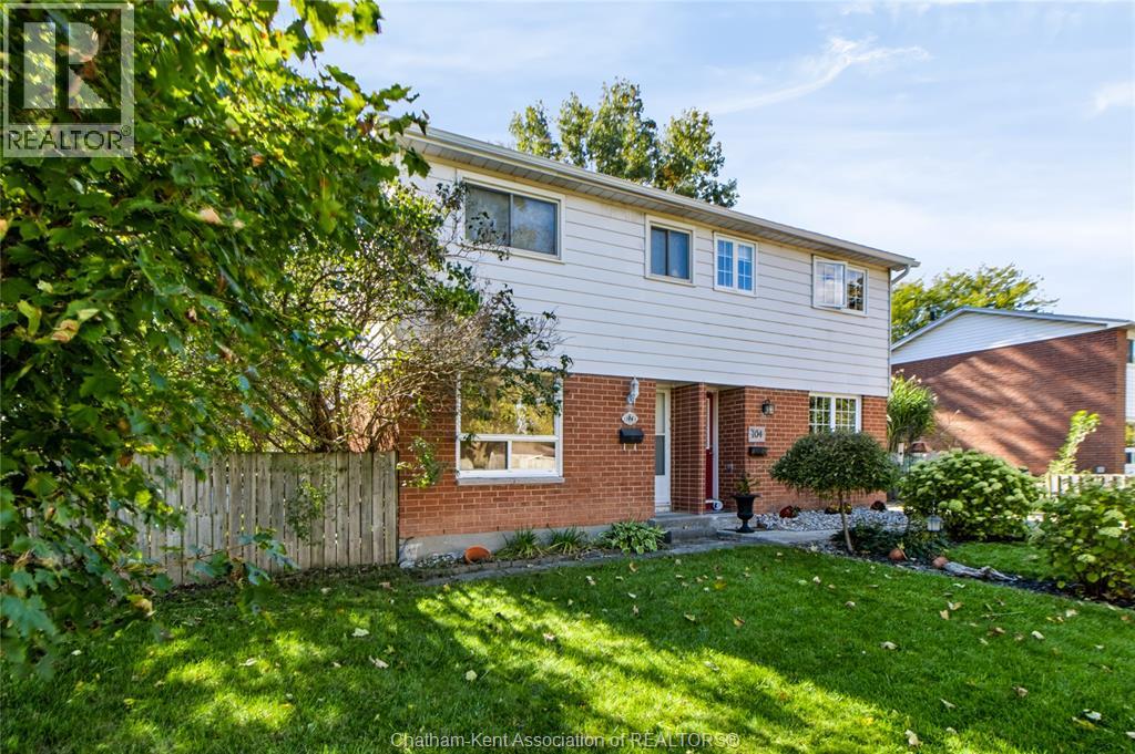 106 Wedgewood AVENUE - 2