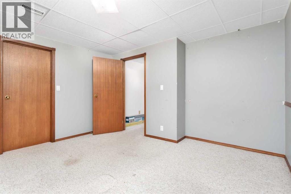 54 Rogers Crescent - 28