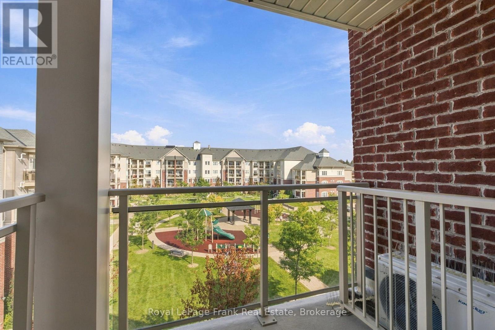 405- 84 Aspen Springs Drive, Clarington, ON photo 9