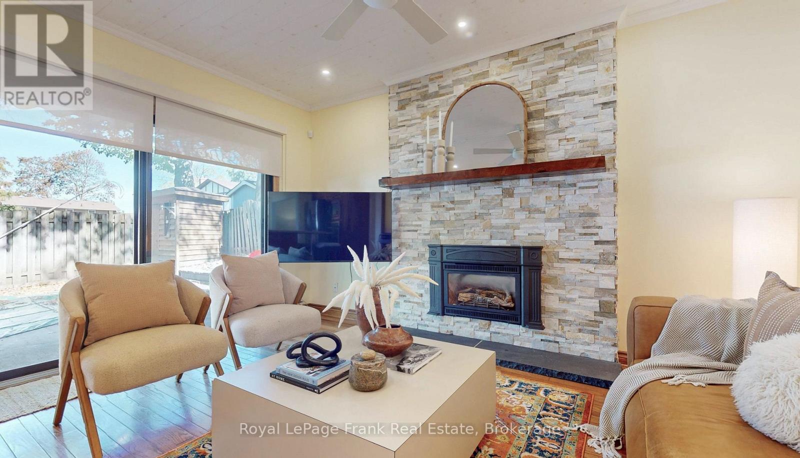 204 St John Street East, Whitby, ON photo 15
