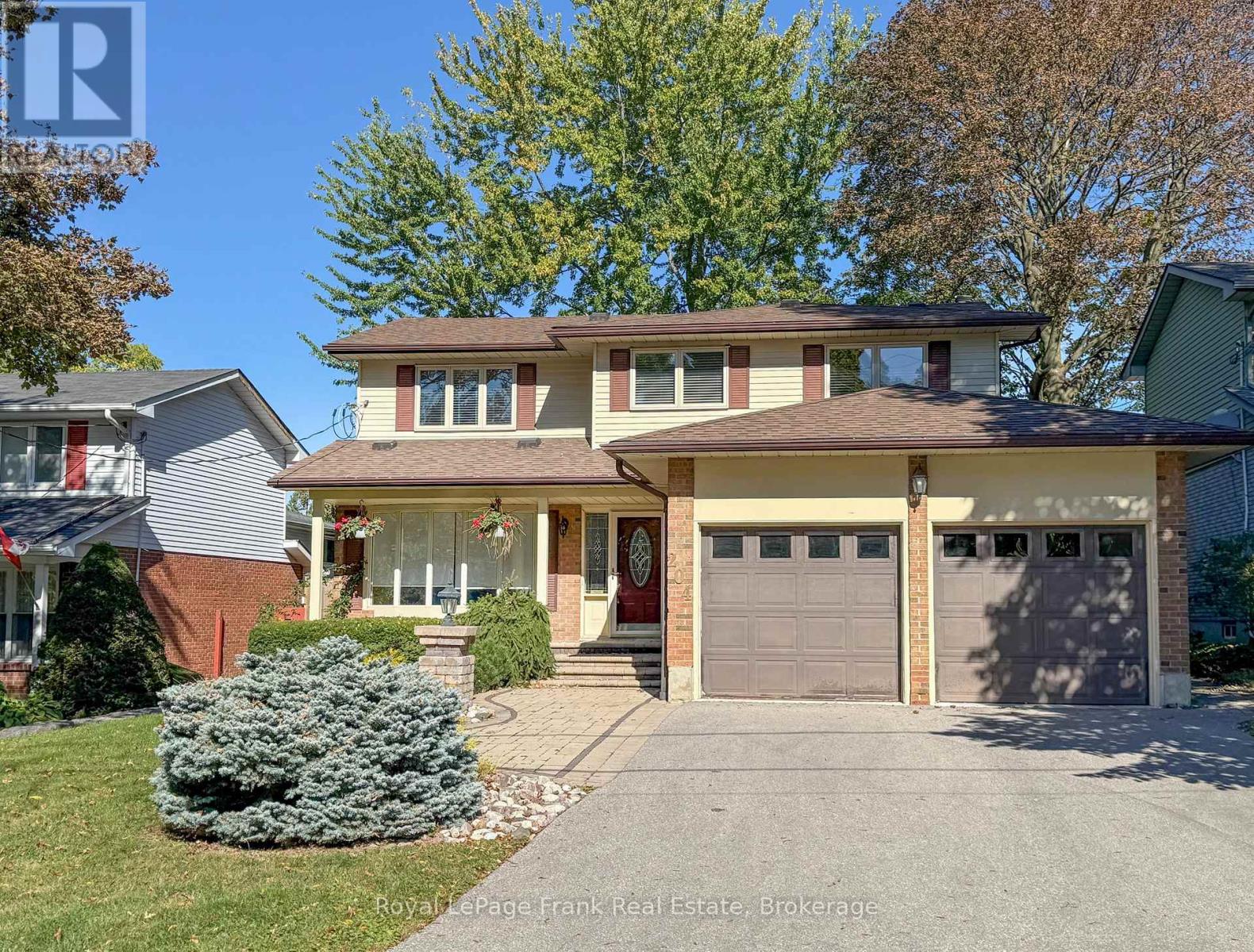 204 St John Street East, Whitby, ON photo 2