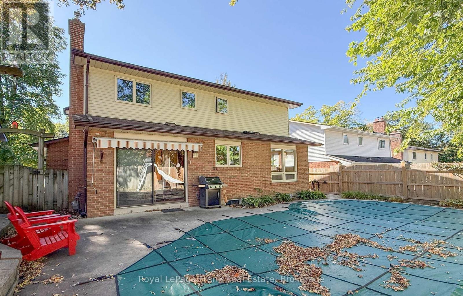 204 St John Street East, Whitby, ON photo 41