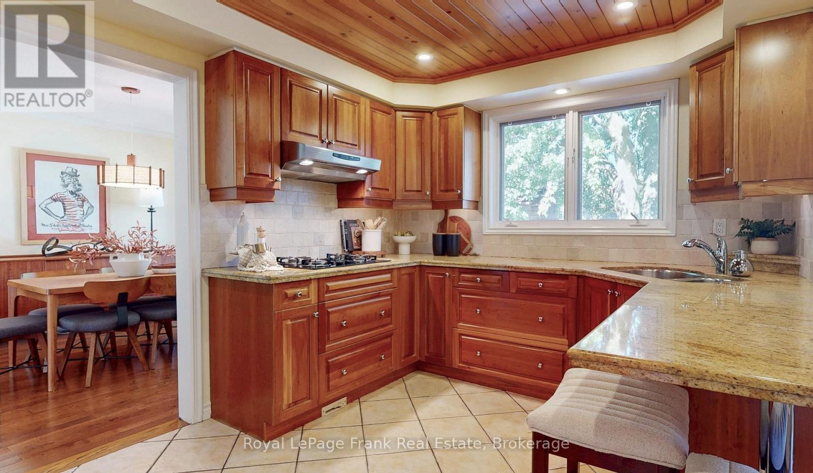 204 St John Street East, Whitby, ON photo 8