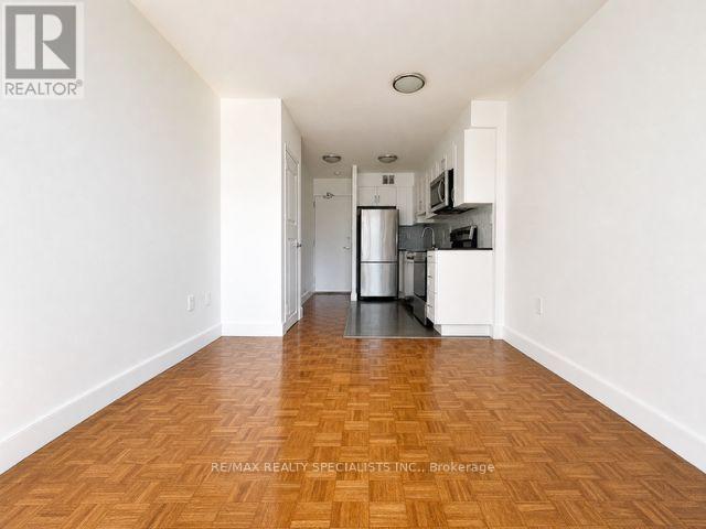 80 Wellesley Street East — photo 2