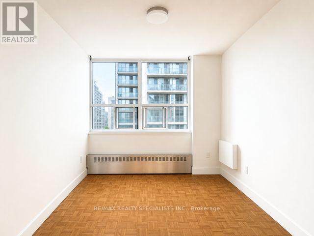 80 Wellesley Street East — photo 3