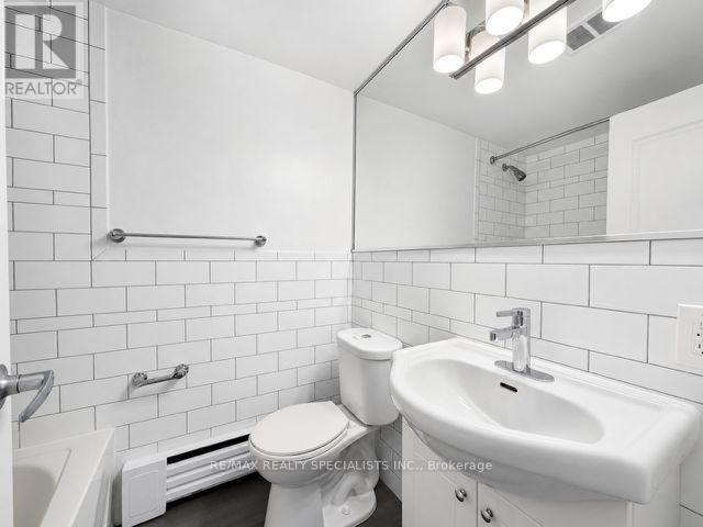 80 Wellesley Street East — photo 5