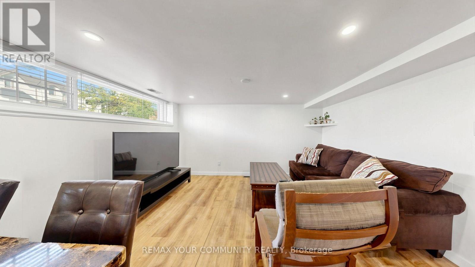 487 HOUNSLOW AVENUE - 30
