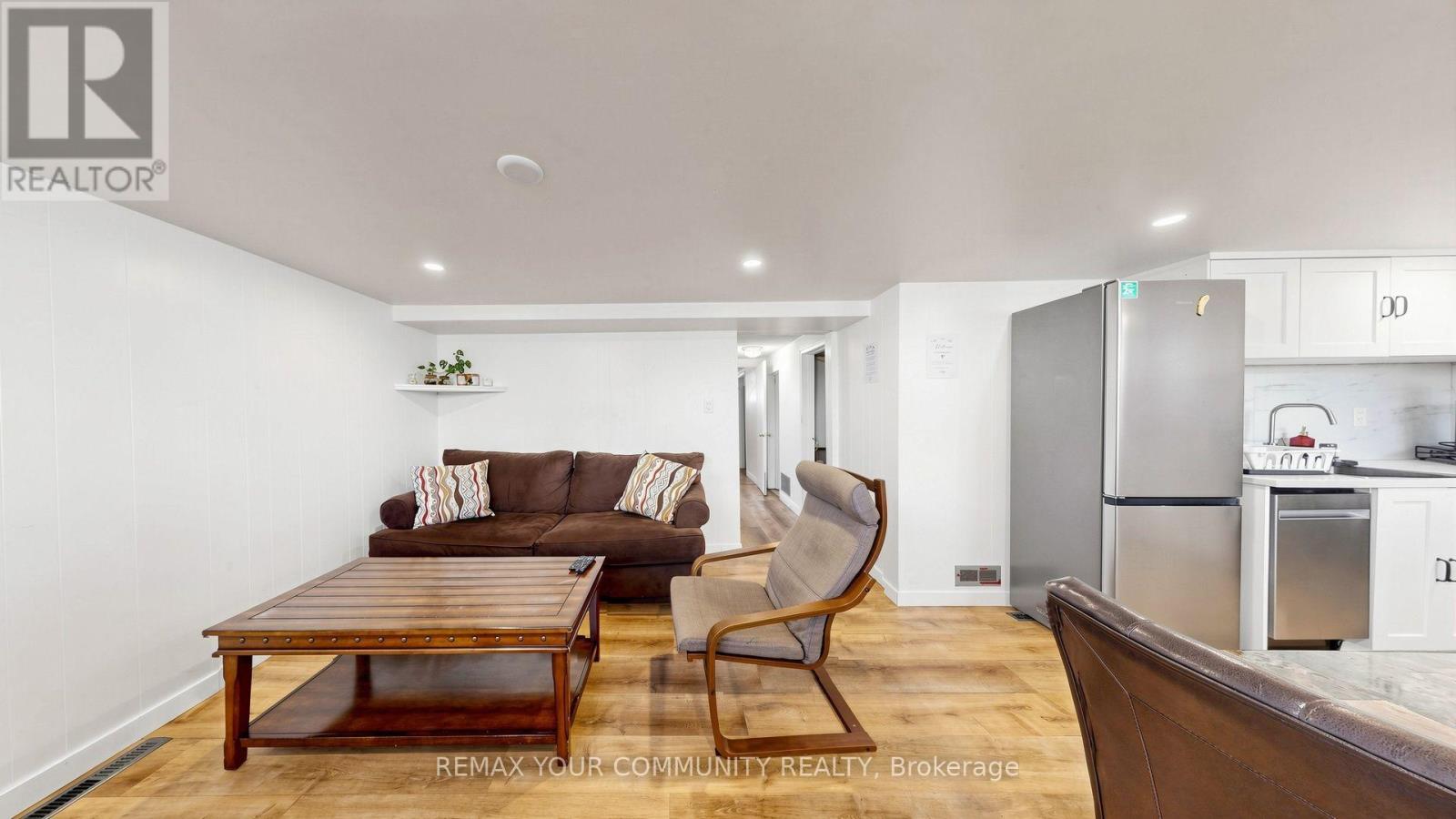 487 HOUNSLOW AVENUE - 31