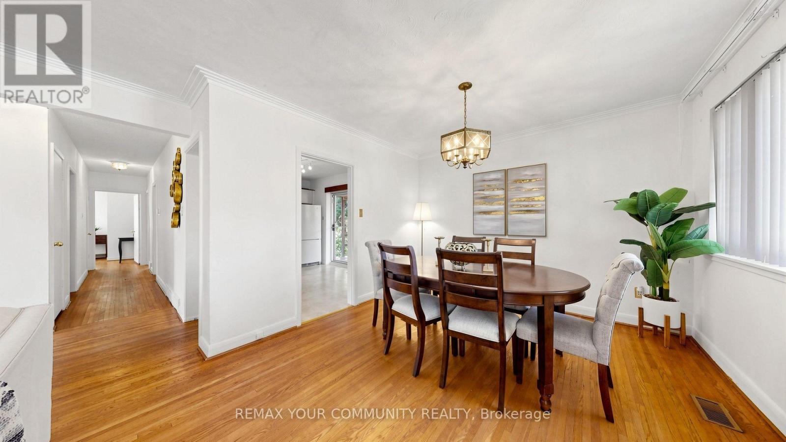 487 Hounslow Avenue, Toronto, ON photo 9