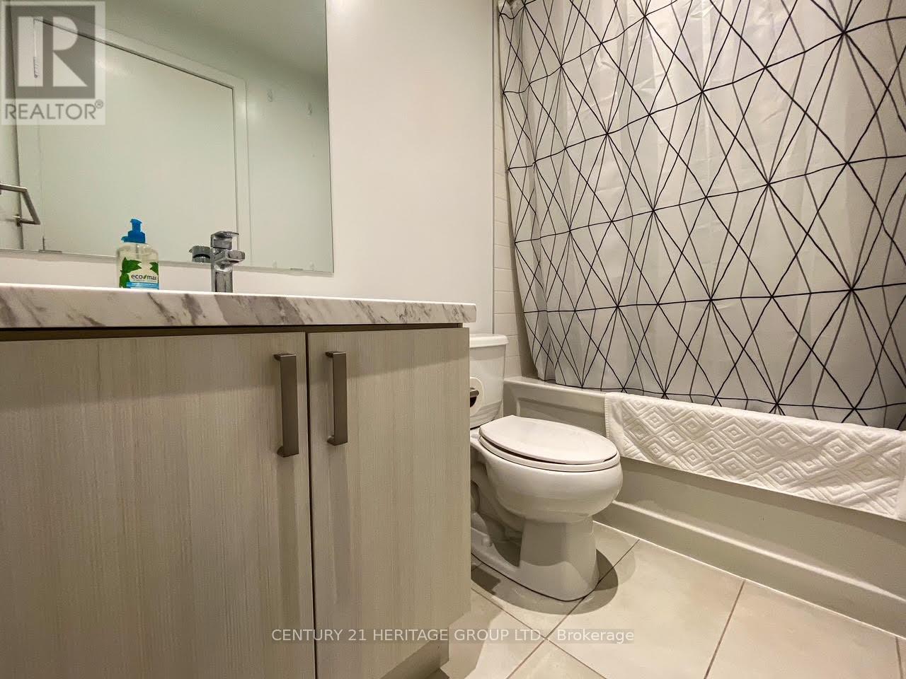501 St Clair Avenue West — photo 7