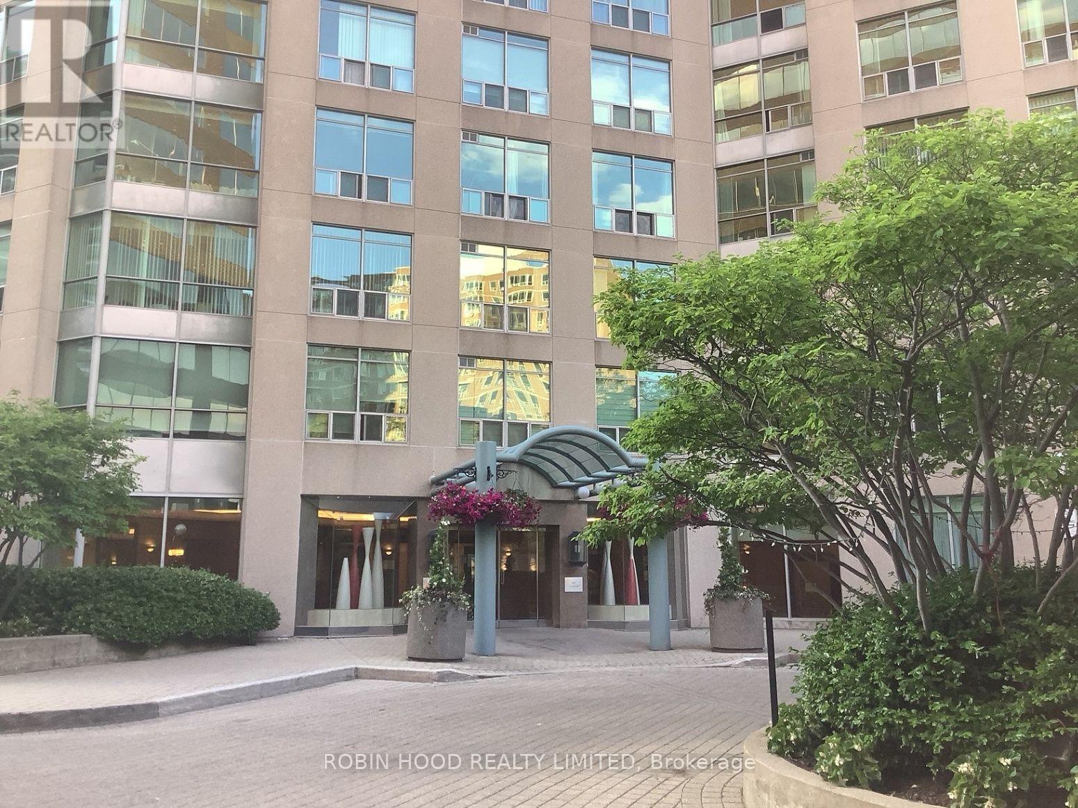 942 Yonge Street — photo 10