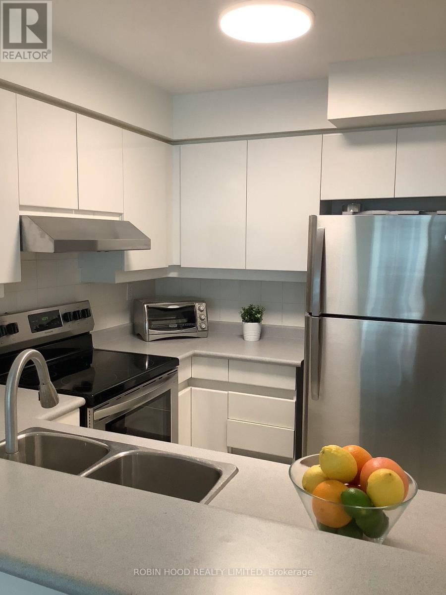 942 Yonge Street — photo 4