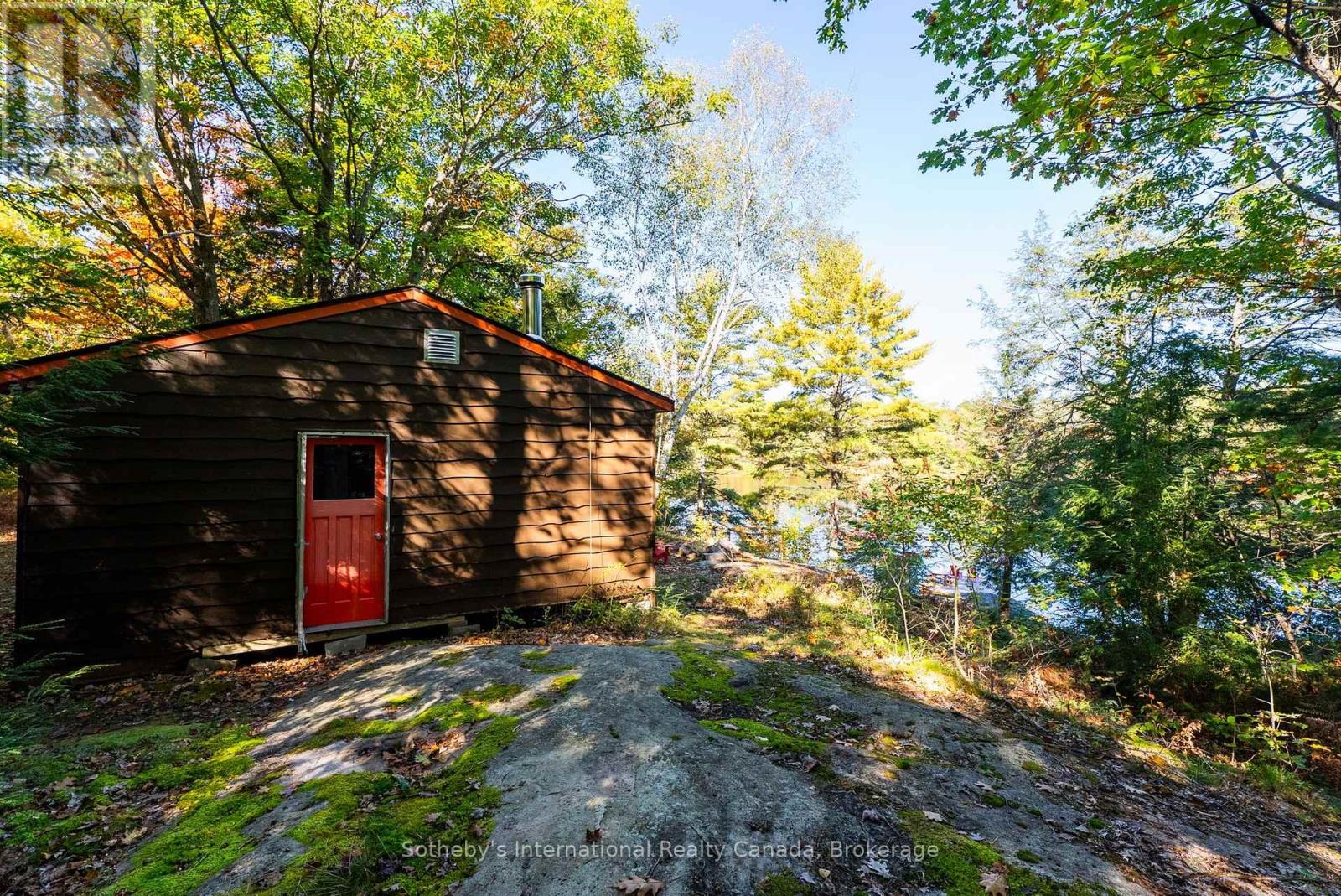110 Carling Bay Road West — photo 17