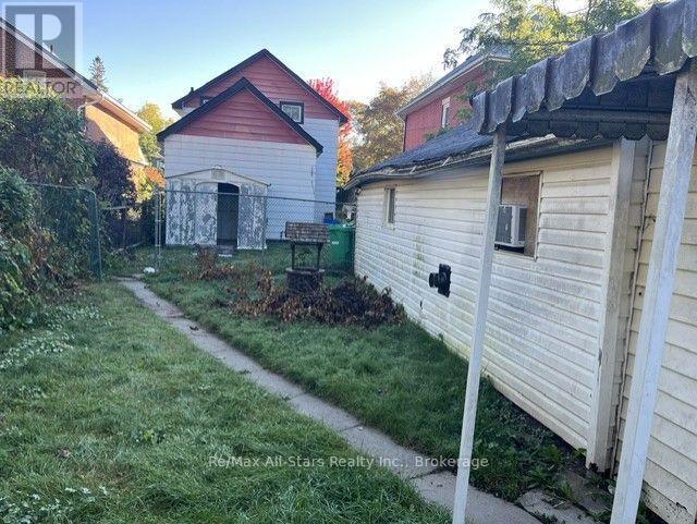 485 MARK STREET - 3