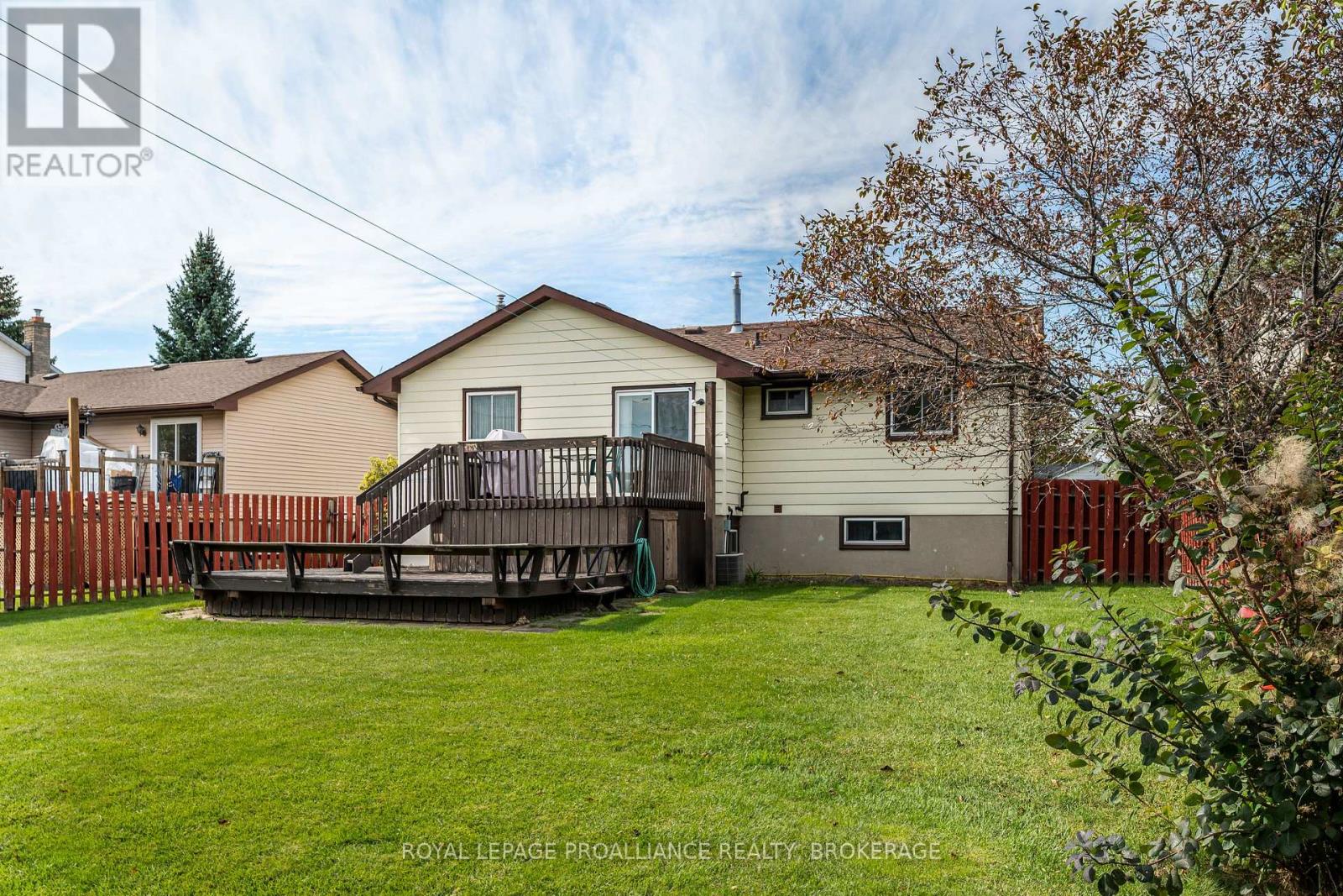 956 KENSHAW STREET - Image 32