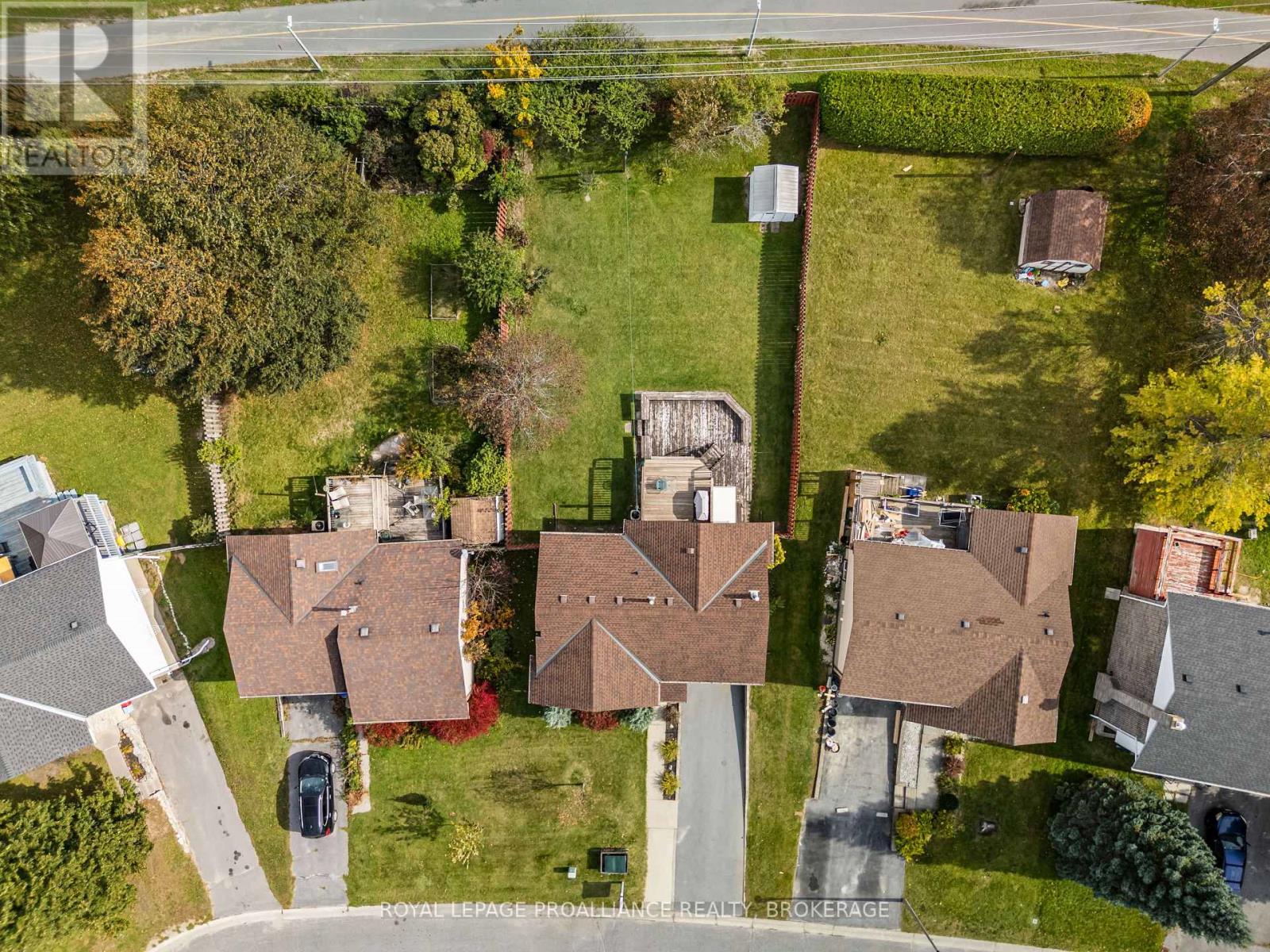 956 KENSHAW STREET - Image 34